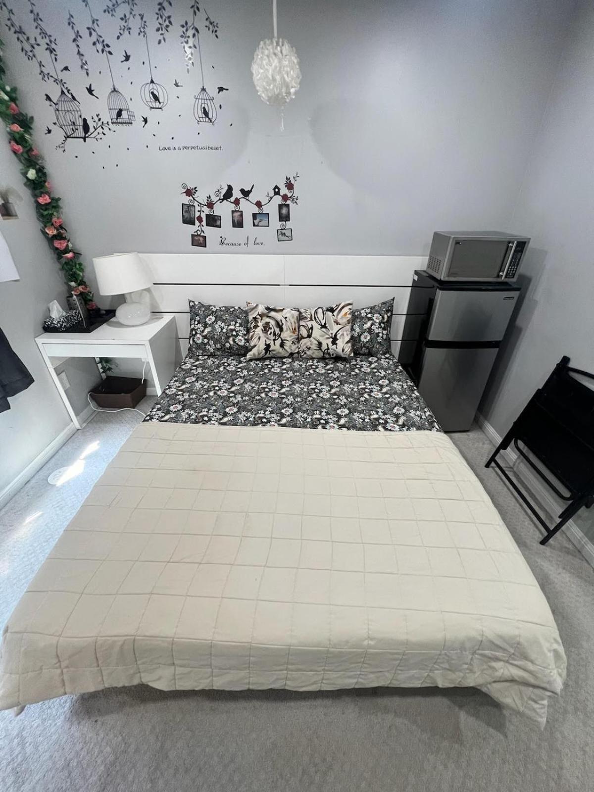 Private, Secure, Immaculate & Cozy Room Brampton Exterior photo